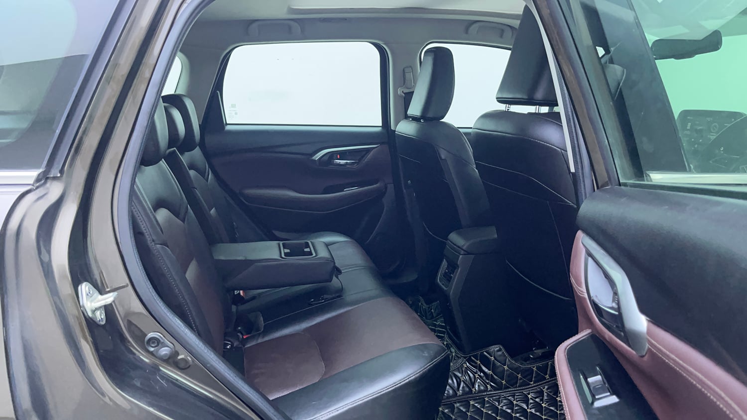 Used 2023 Maruti Suzuki Grand Vitara Alpha Smart Hybrid AT Petrol Automatic interior RIGHT SIDE REAR DOOR CABIN VIEW