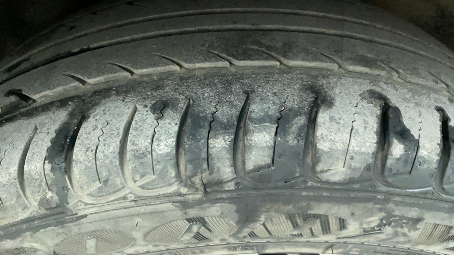 Used 2016 Ford EcoSport Titanium 1.5L TDCi Diesel Manual tyres RIGHT REAR TYRE TREAD VIEW