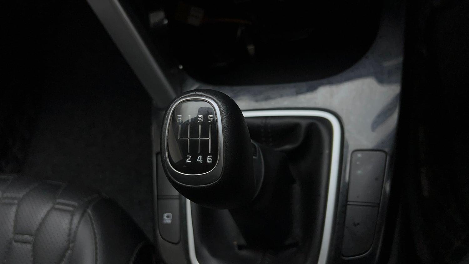 Used 2020 Kia Seltos Anniversary Edition 1.5 Petrol Manual interior GEAR  KNOB VIEW