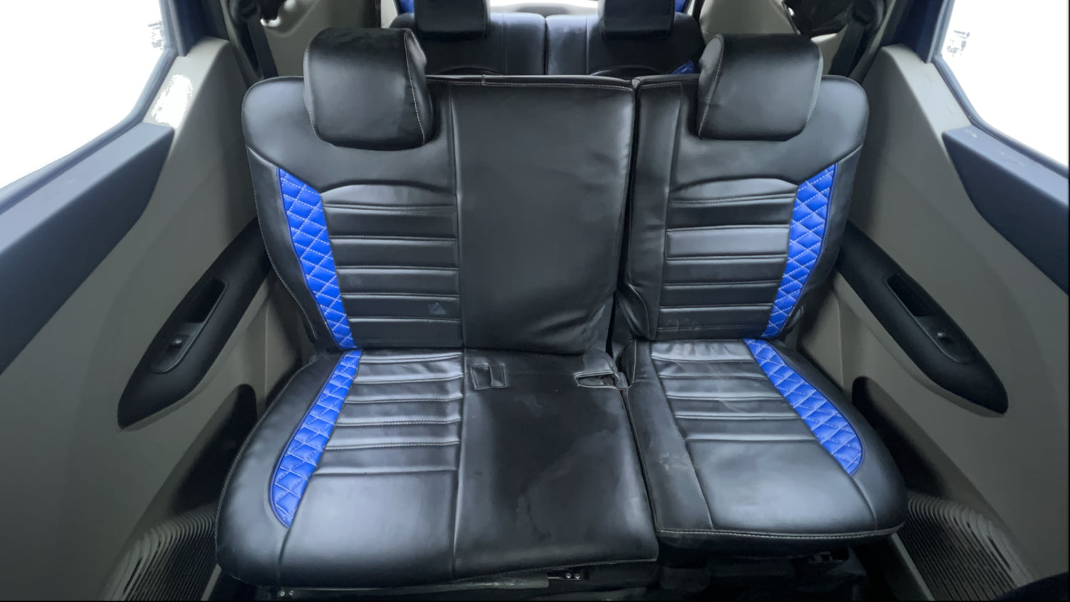 Used 2021 Renault Triber RXZ CNG (outside fitted) Cng Manual interior REAR SEAT CONDITION VIEW