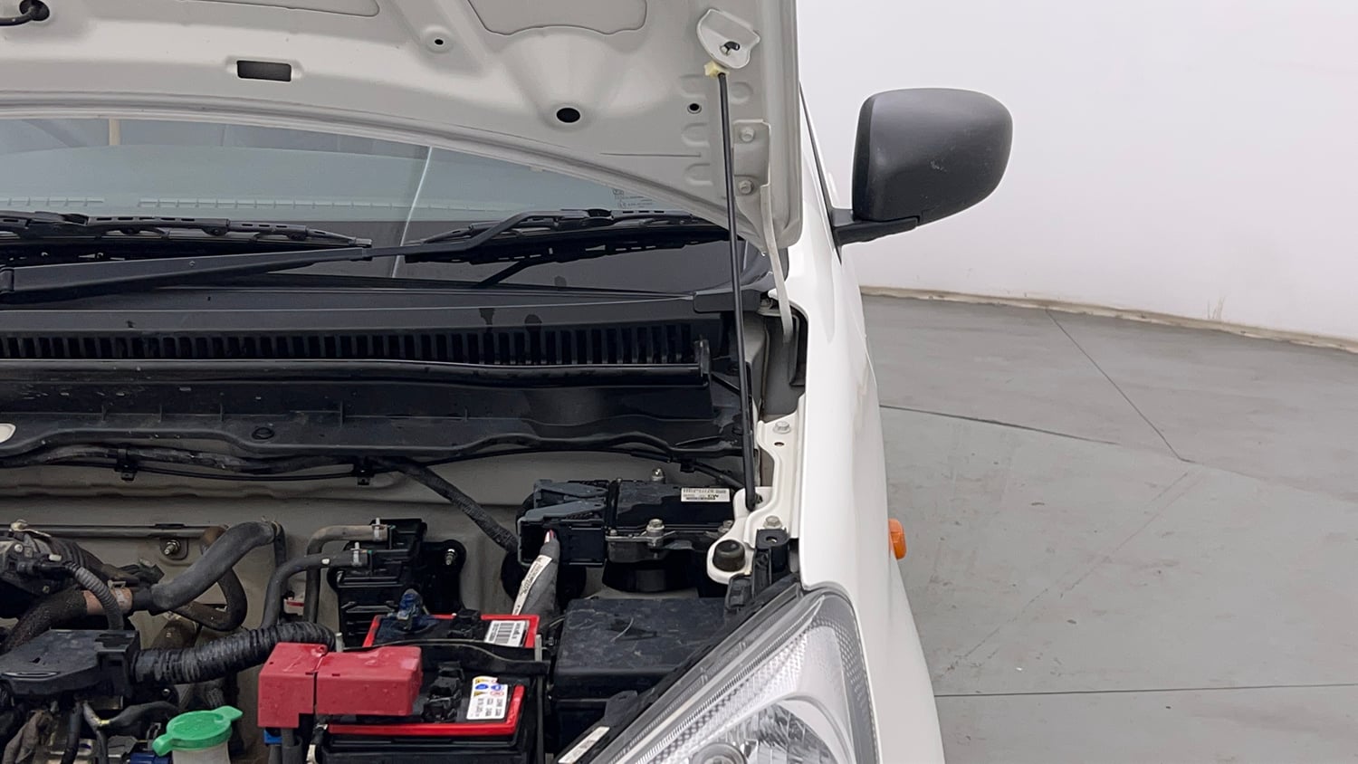 Used 2023 Maruti Suzuki Alto K10 VXi Plus Petrol Manual engine ENGINE LEFT SIDE HINGE & APRON VIEW