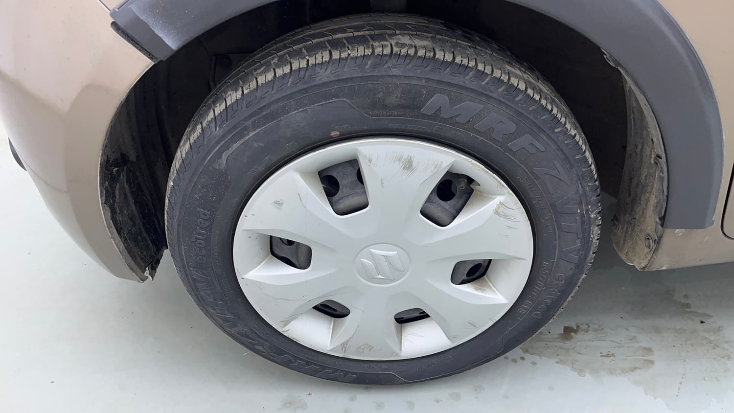 Used 2023 Maruti Suzuki Wagon R ZXI 1.2 AGS Petrol Automatic tyres LEFT FRONT TYRE RIM VIEW