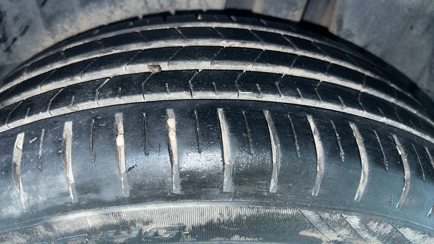 Used 2023 Toyota Glanza G AMT Petrol Automatic tyres LEFT REAR TYRE TREAD VIEW