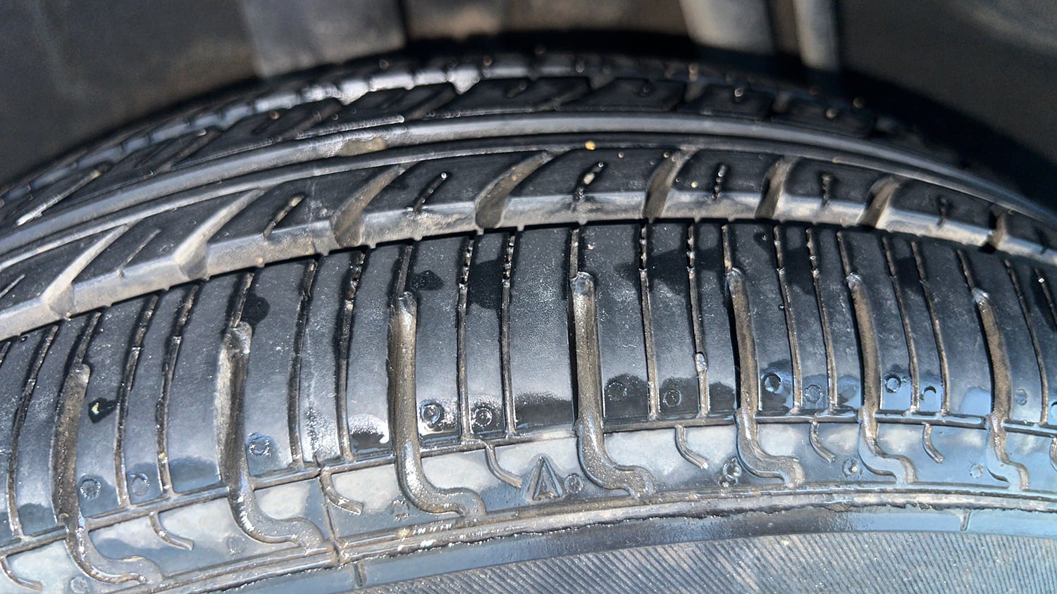 Used 2021 Renault Kwid RXT 1.0 Opt Petrol Manual tyres RIGHT REAR TYRE TREAD VIEW