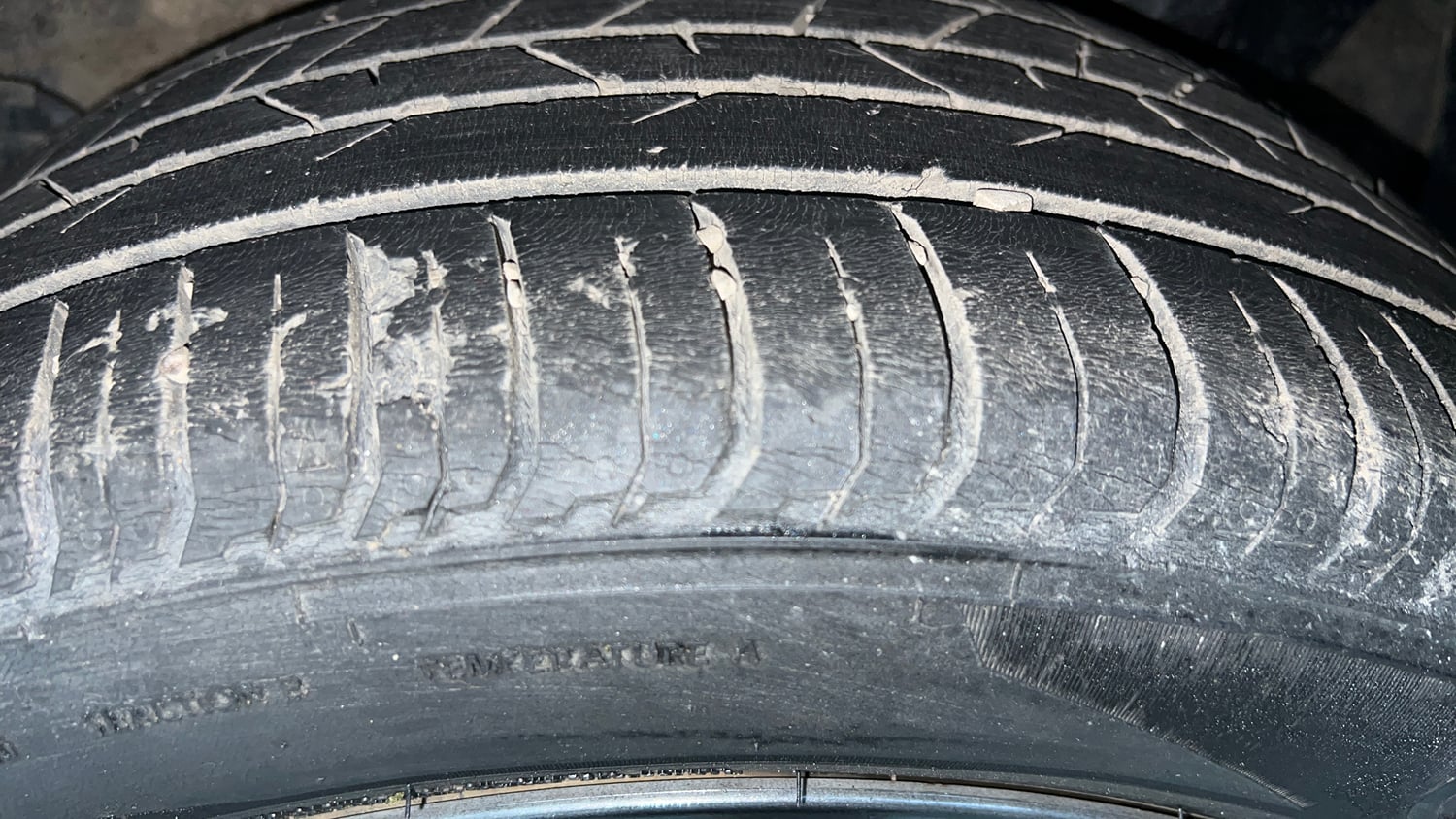 Used 2020 Hyundai i20 Sportz 1.2 MT Petrol Manual tyres LEFT REAR TYRE TREAD VIEW