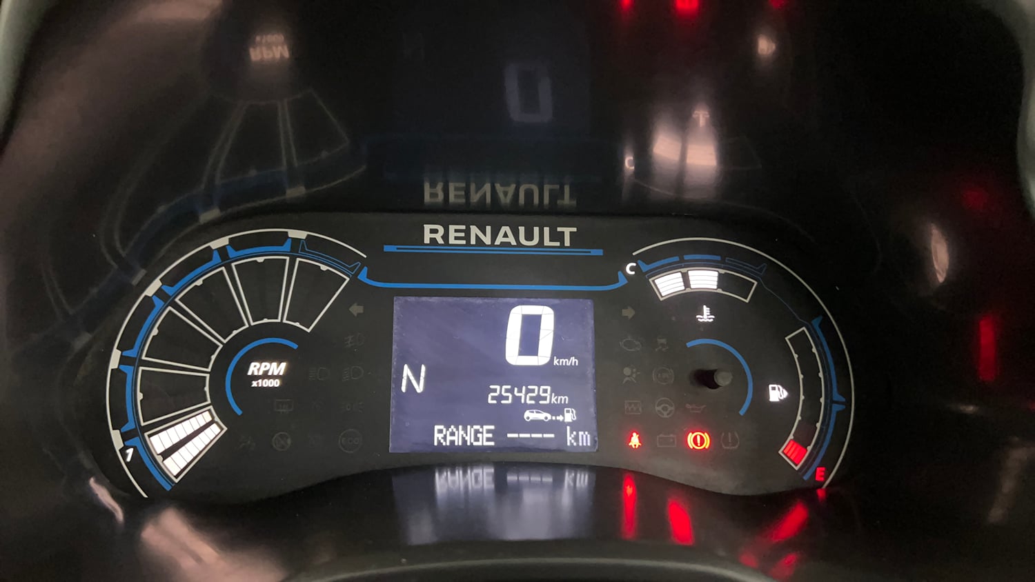 Used 2022 Renault Triber RXT EASY-R AMT Petrol Automatic interior CLUSTERMETER VIEW