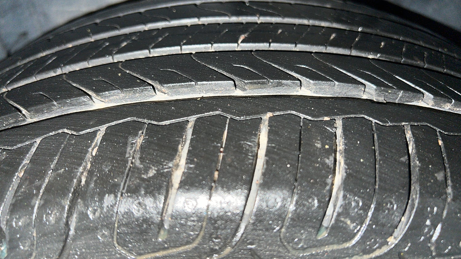 Used 2023 Skoda Slavia Style 1.5L TSI DSG Petrol Automatic tyres LEFT REAR TYRE TREAD VIEW