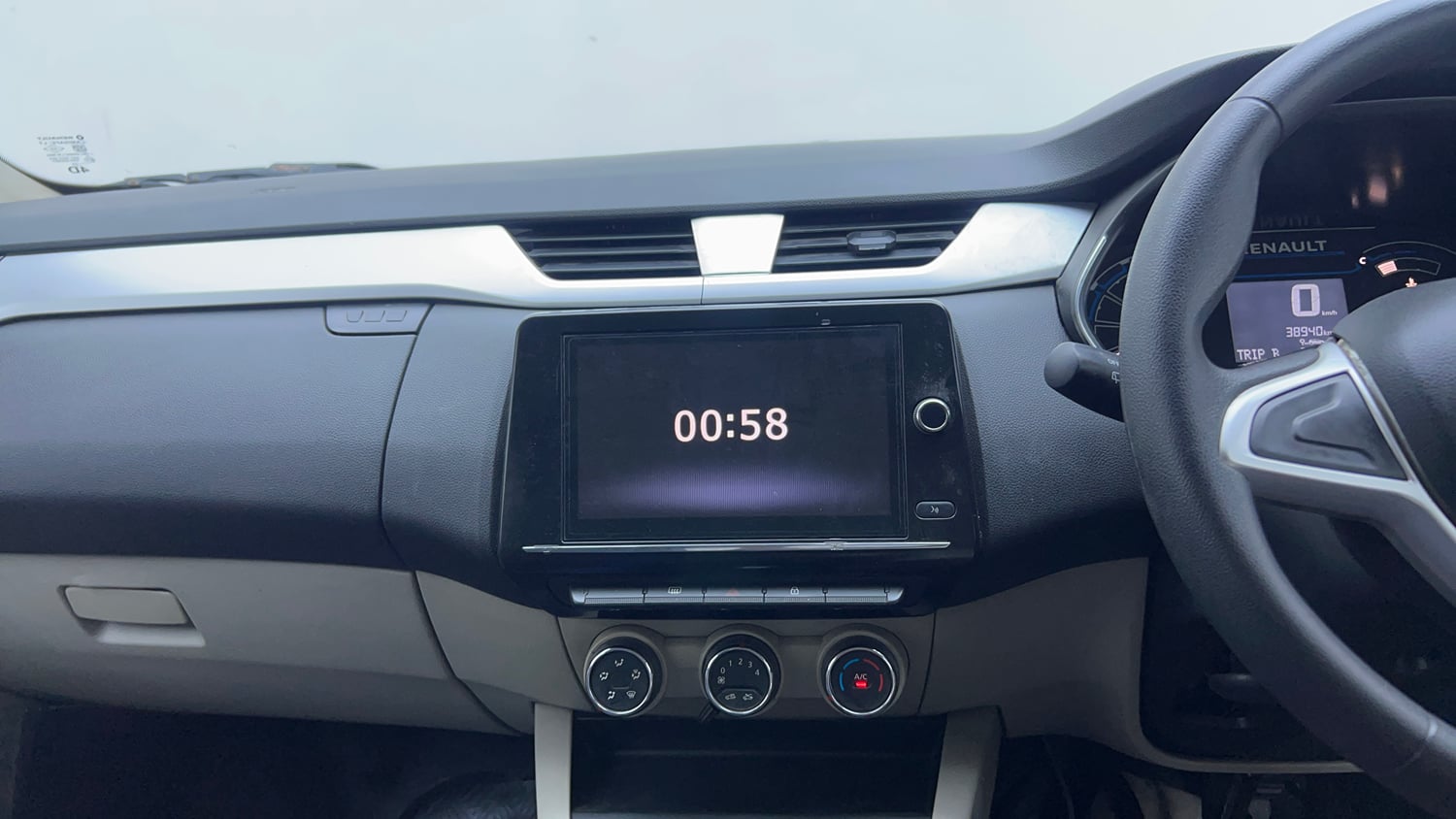 Used 2021 Renault Triber RXZ CNG (outside fitted) Cng Manual interior MUSIC SYSTEM & AC CONTROL VIEW