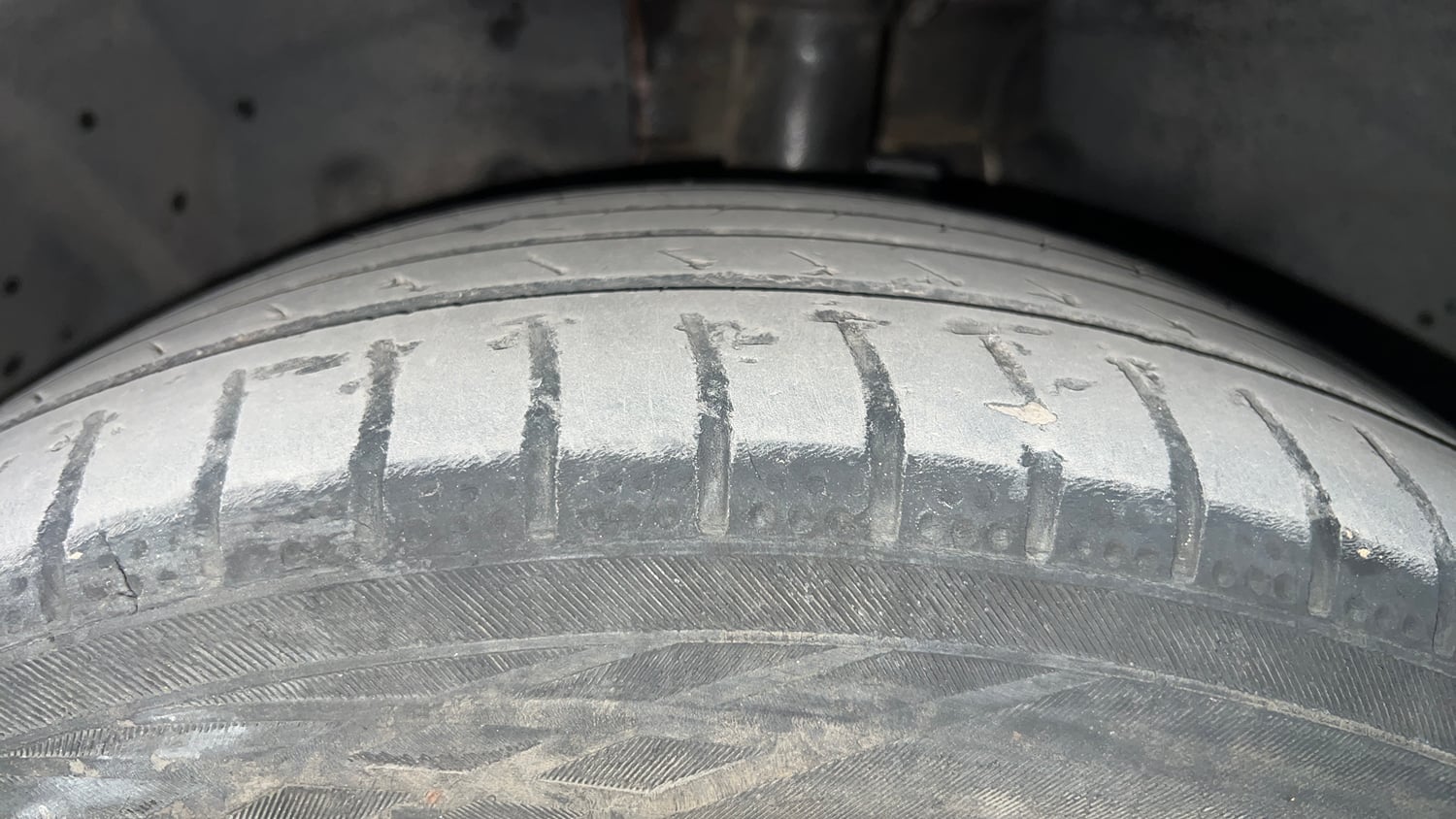 Used 2016 Ford EcoSport Titanium 1.5L Ti-VCT AT Petrol Automatic tyres LEFT FRONT TYRE TREAD VIEW