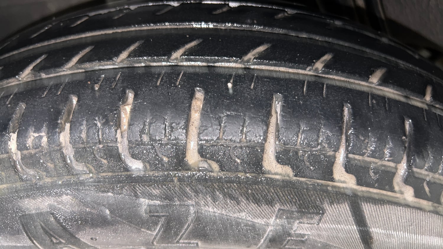 Used 2018 Renault Kwid 1.0 RXT AMT Petrol Automatic tyres RIGHT REAR TYRE TREAD VIEW