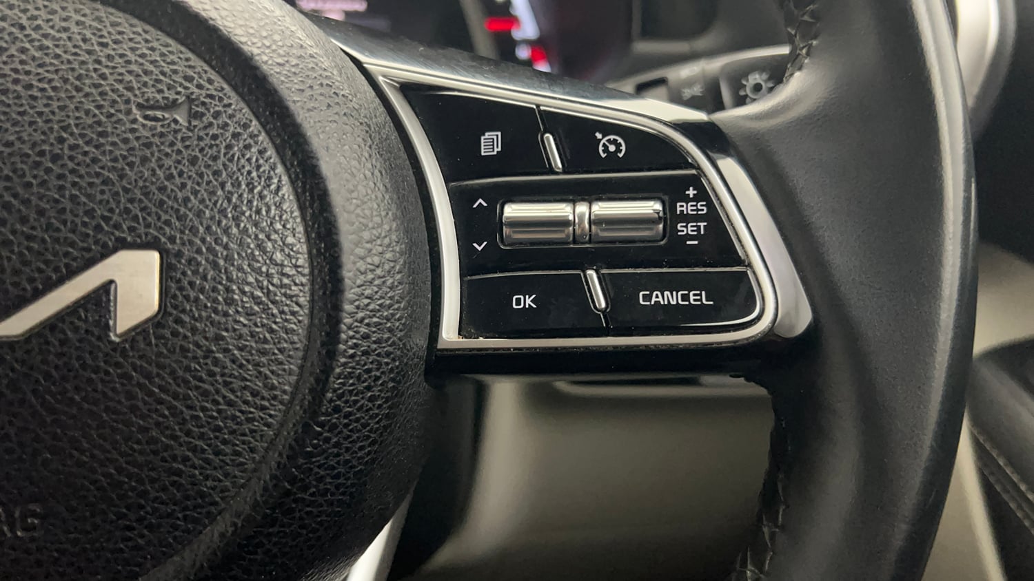 Used 2022 Kia Sonet HTX Plus 1.5 Diesel Manual top_features Cruise control
