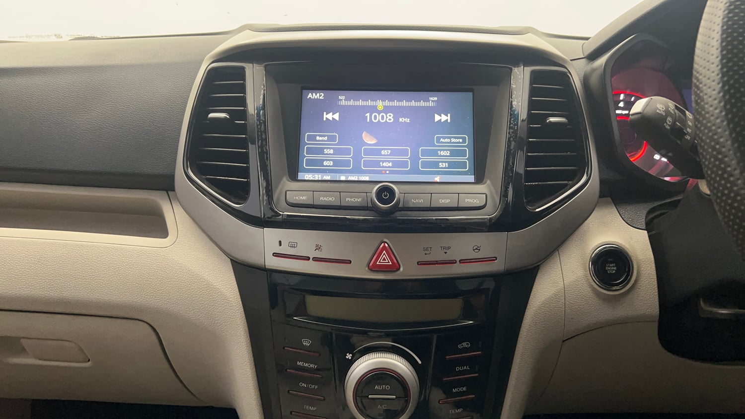 Used 2022 Mahindra XUV 300 W8 (O) 1.2 Petrol Petrol Manual interior MUSIC SYSTEM & AC CONTROL VIEW