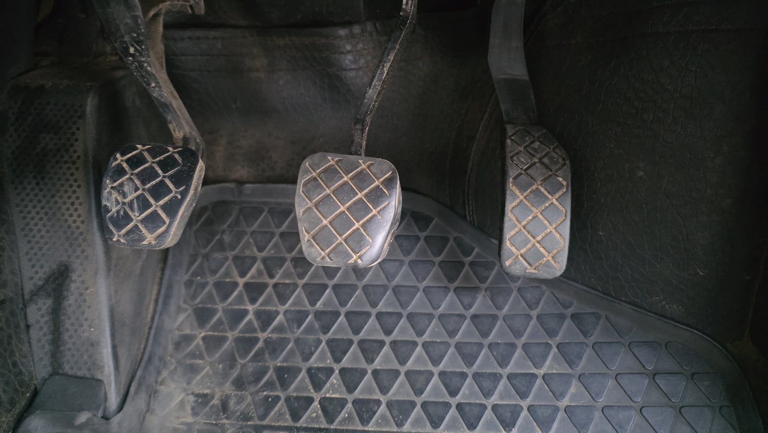 Used 2019 Skoda Rapid Ambition 1.5 TDI Diesel Manual interior PEDALS VIEW
