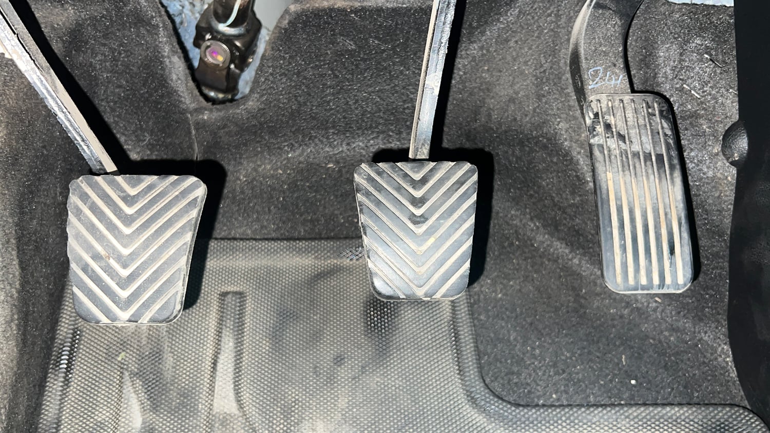 Used 2023 Hyundai Alcazar Platinum 7 STR 1.5 Turbo Petrol Petrol Manual interior PEDALS VIEW