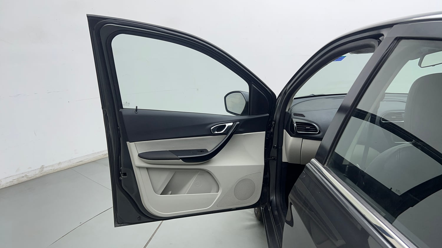 Used 2022 Tata Tigor XZ Plus CNG Cng Manual interior LEFT FRONT DOOR OPEN VIEW