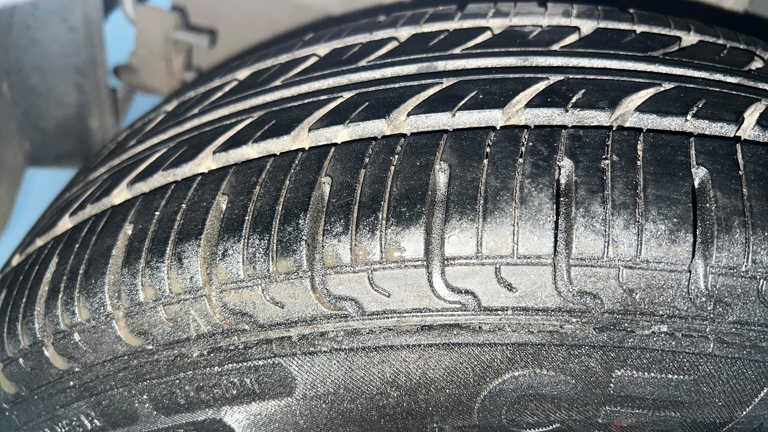 Used 2019 Tata Tiago Revotron XZ w/o Alloy Petrol Manual tyres RIGHT REAR TYRE TREAD VIEW