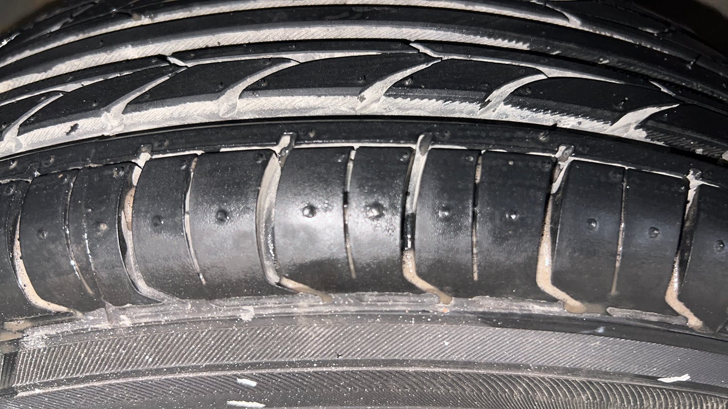 Used 2018 Renault Kwid 1.0 RXT AMT Petrol Automatic tyres LEFT FRONT TYRE TREAD VIEW