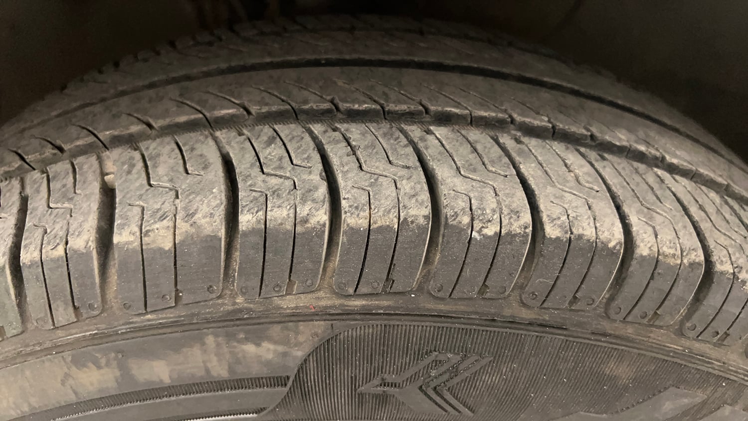 Used 2015 Hyundai Elite i20 Magna 1.2 Petrol Manual tyres RIGHT FRONT TYRE TREAD VIEW