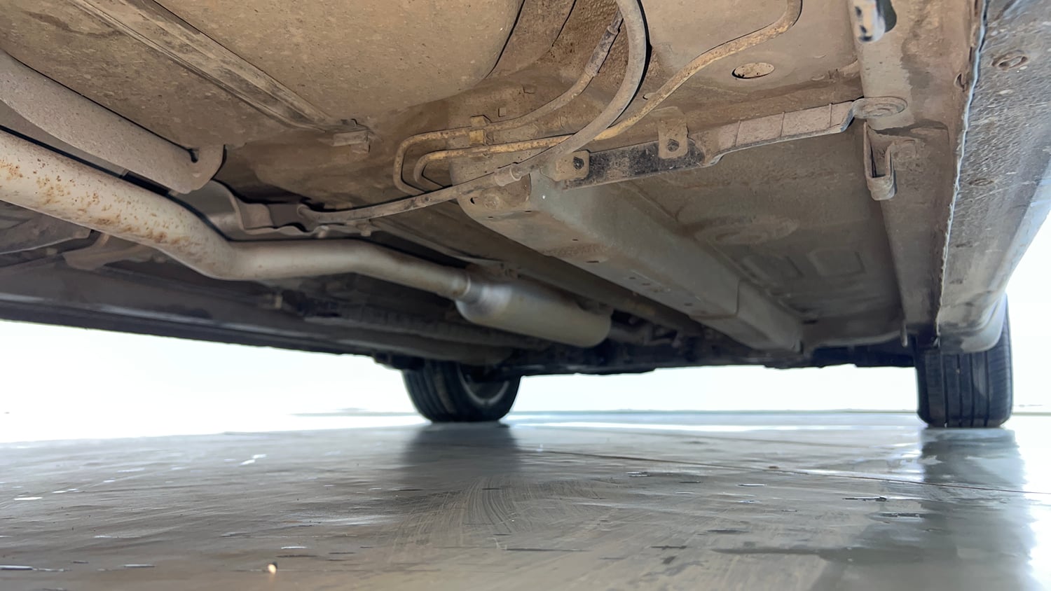 Used 2019 Maruti Suzuki Ciaz Alpha Hybrid 1.5 AT Petrol Automatic extra REAR RIGHT UNDERBODY VIEW