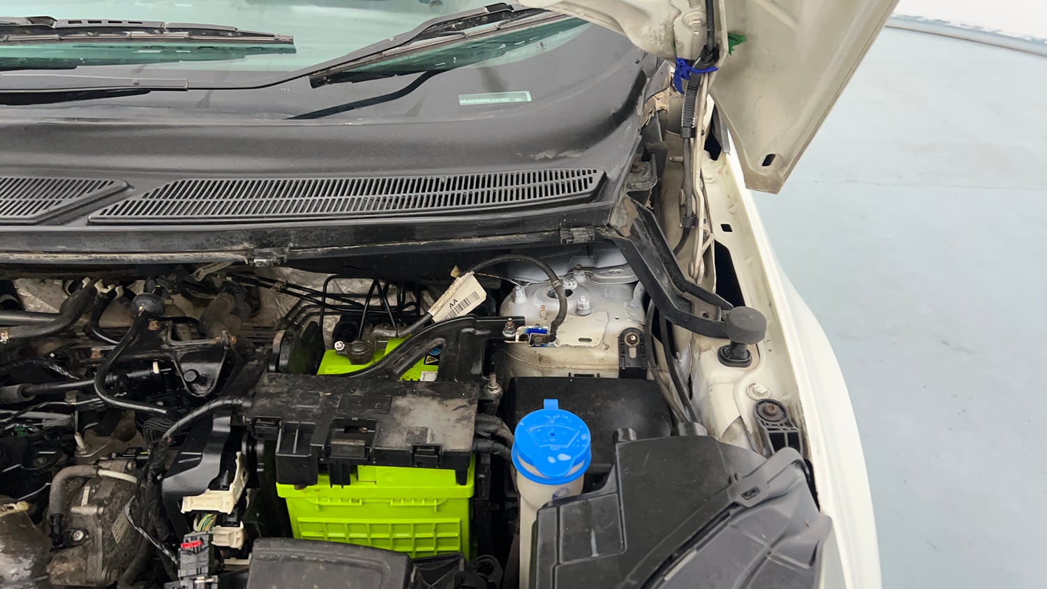 Used 2018 Ford EcoSport Titanium 1.5L TDCi Diesel Manual engine ENGINE LEFT SIDE HINGE & APRON VIEW