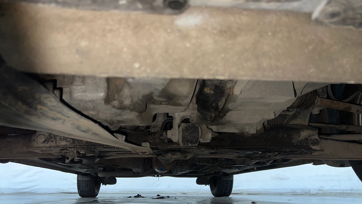 Used 2013 Honda Amaze 1.2 S i-VTEC Petrol Manual extra FRONT LEFT UNDERBODY VIEW