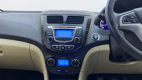 Used 2013 Hyundai Verna Fluidic 1.6 VTVT SX Petrol Manual interior MUSIC SYSTEM & AC CONTROL VIEW