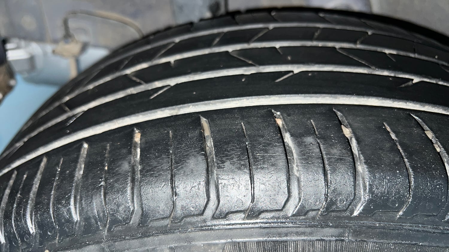 Used 2021 Hyundai Venue SX 1.0 Turbo Petrol Manual tyres RIGHT REAR TYRE TREAD VIEW