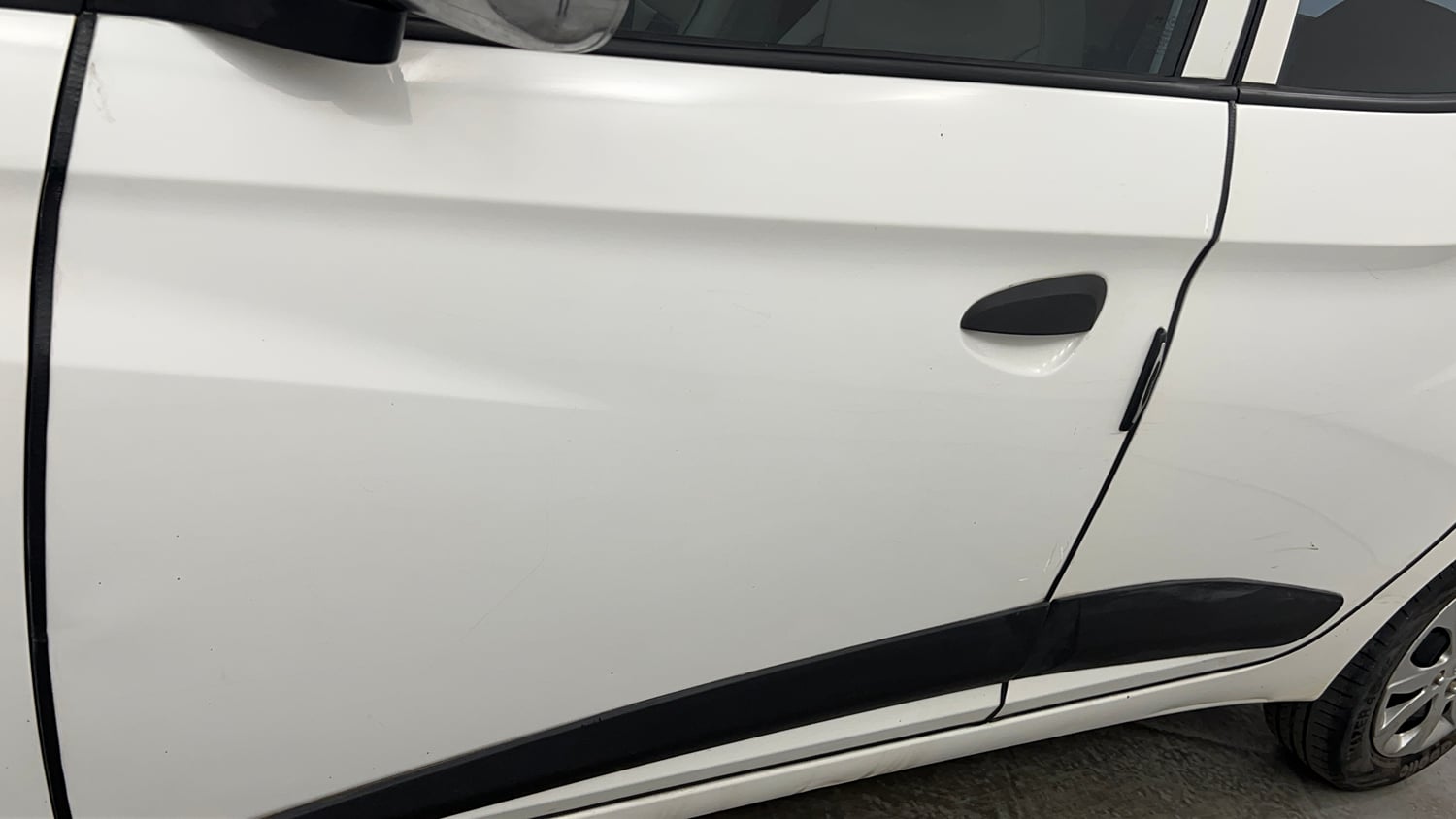 Used 2018 Hyundai Eon Magna + Petrol Manual dents MINOR SCRATCH