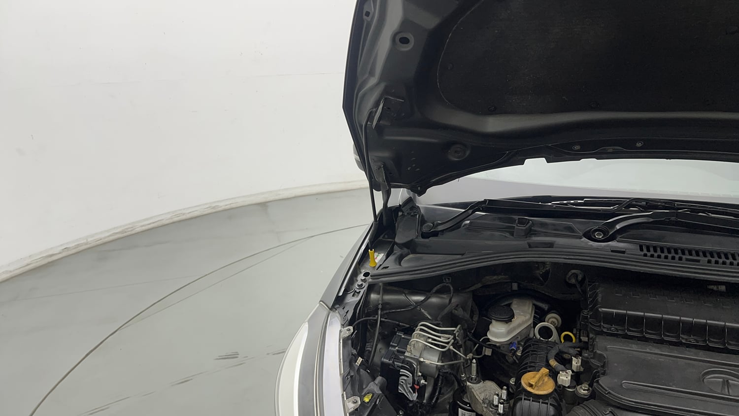 Used 2022 Tata Tigor XZ Plus CNG Cng Manual engine ENGINE RIGHT SIDE HINGE & APRON VIEW