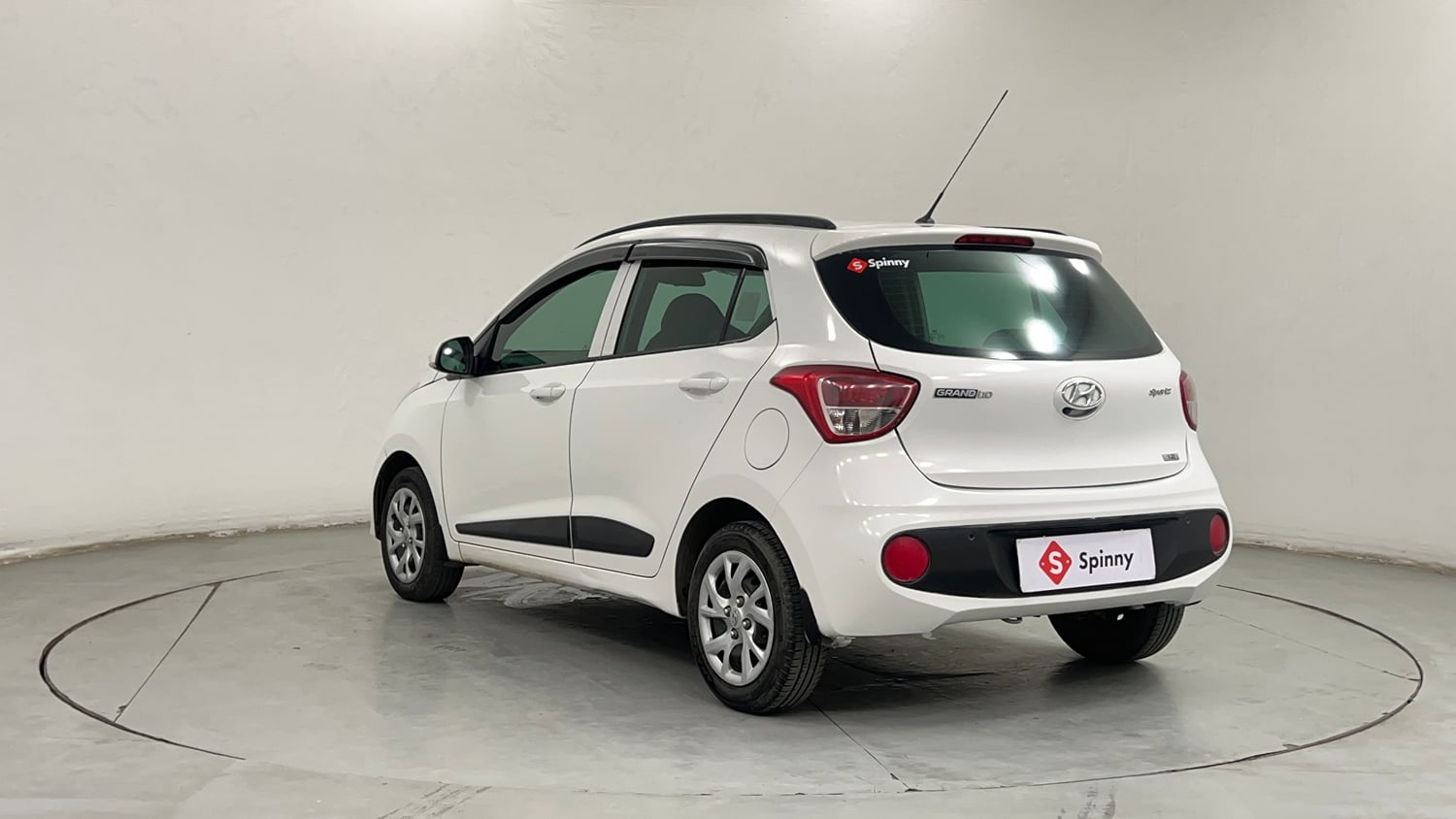 Used 2017 Hyundai Grand i10 Sportz (O) 1.2 Kappa VTVT Petrol Manual exterior LEFT REAR CORNER VIEW