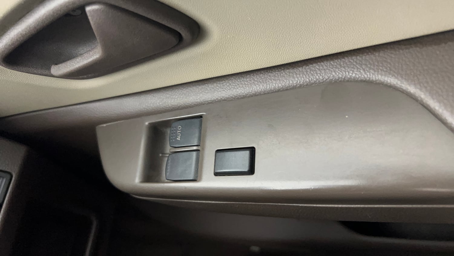 Used 2013 Maruti Suzuki Estilo LXi BS-IV Petrol Manual top_features Power windows