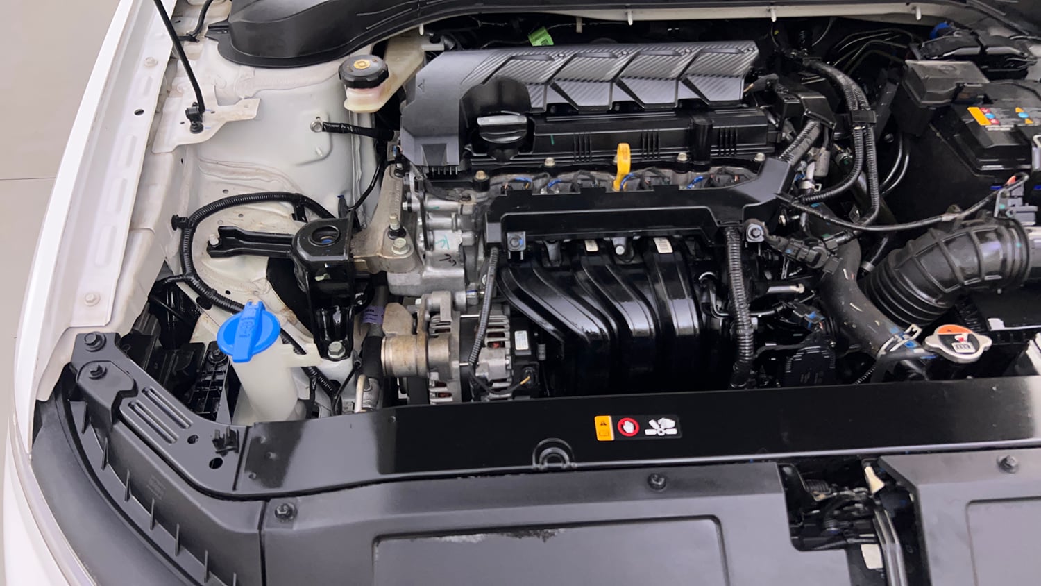 Used 2024 Hyundai Verna SX (O)1.5 Petrol MT Petrol Manual engine ENGINE RIGHT SIDE VIEW