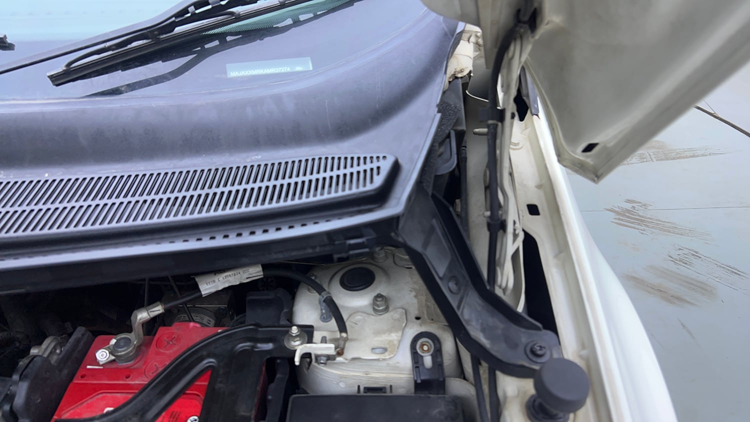 Used 2021 Ford EcoSport Trend 1.5L TDCi Diesel Manual engine ENGINE LEFT SIDE HINGE & APRON VIEW