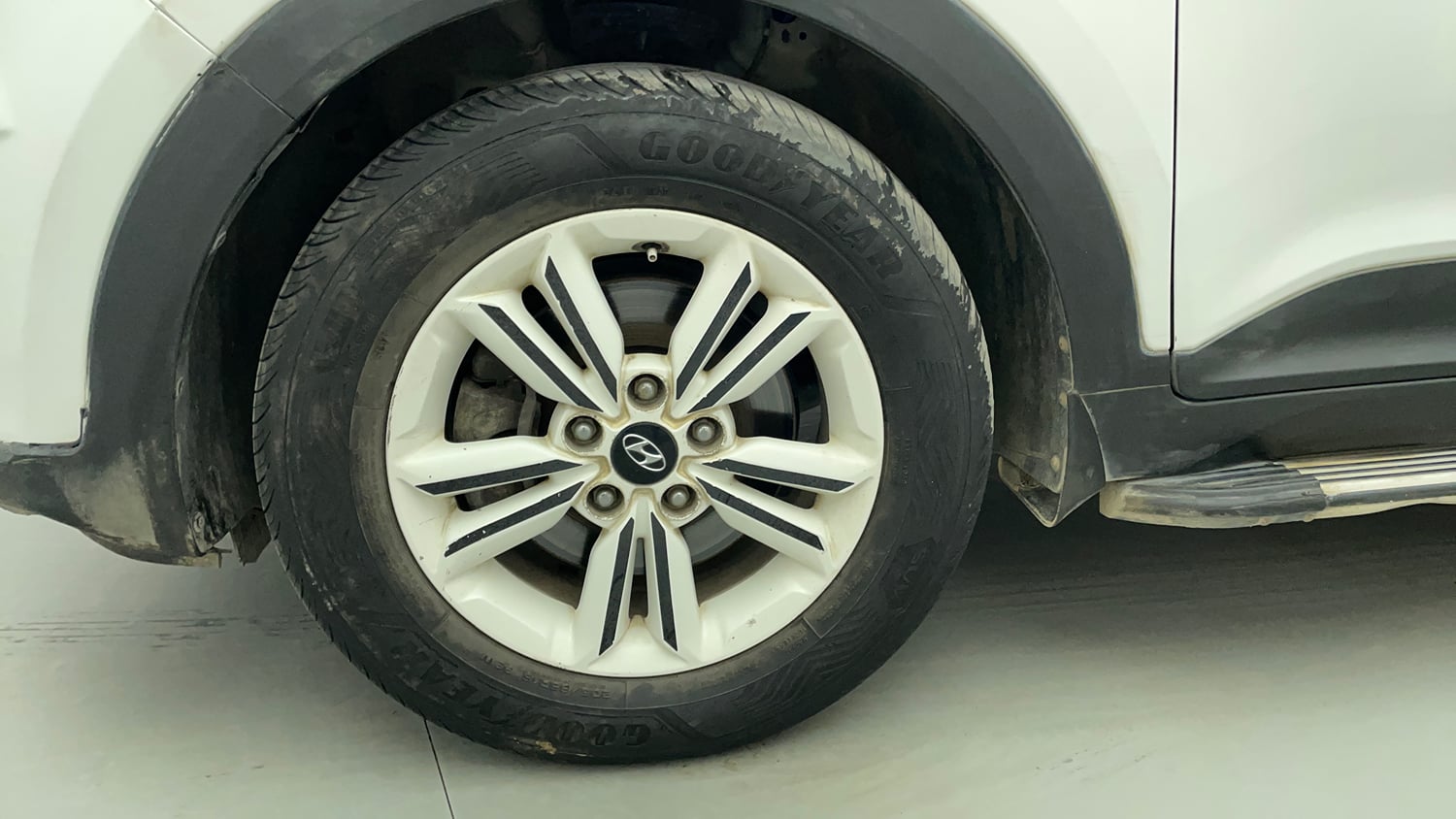Used 2016 Hyundai Creta 1.6 SX Plus AT Diesel Automatic tyres LEFT FRONT TYRE RIM VIEW