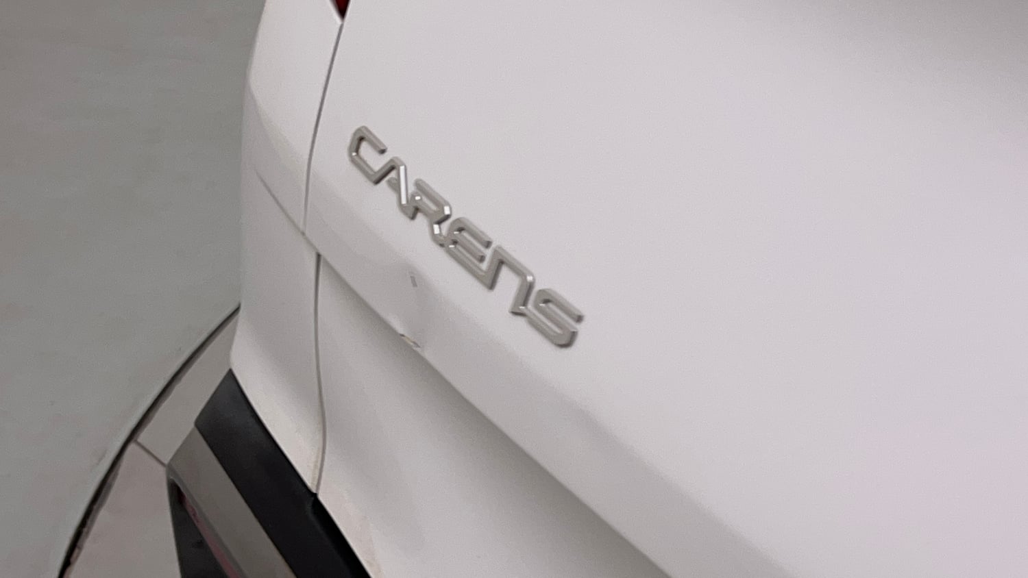 Used 2022 Kia Carens Prestige Plus 1.4 Petrol MT 7 STR Petrol Manual dents MINOR DENT
