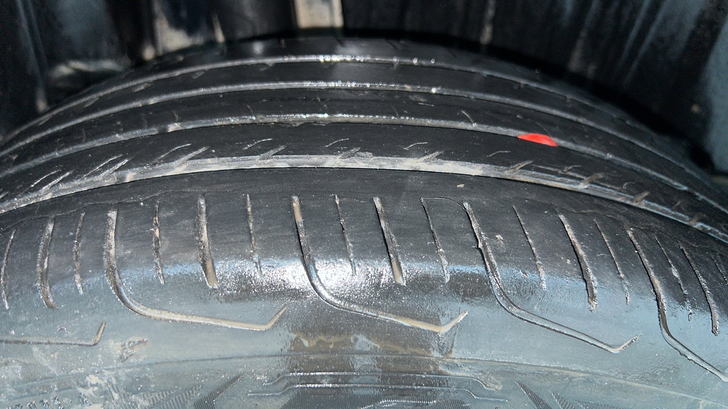 Used 2023 Maruti Suzuki Fronx Delta Plus 1.2L AGS Petrol Automatic tyres RIGHT REAR TYRE TREAD VIEW