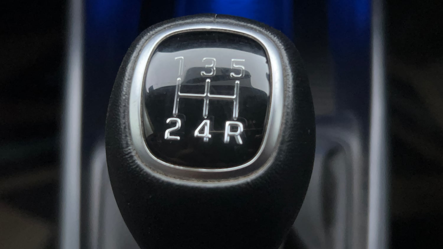 Used 2023 Hyundai i20 Asta 1.2 MT Petrol Manual interior GEAR  KNOB VIEW
