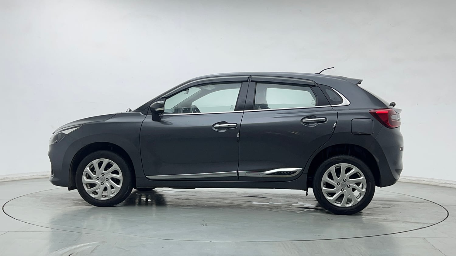 Used 2024 Maruti Suzuki Baleno Zeta MT Petrol Manual exterior LEFT SIDE VIEW