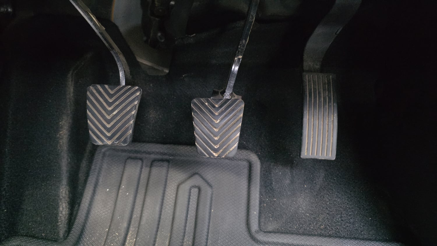 Used 2022 Kia Sonet HTX 1.5 Diesel Manual interior PEDALS VIEW