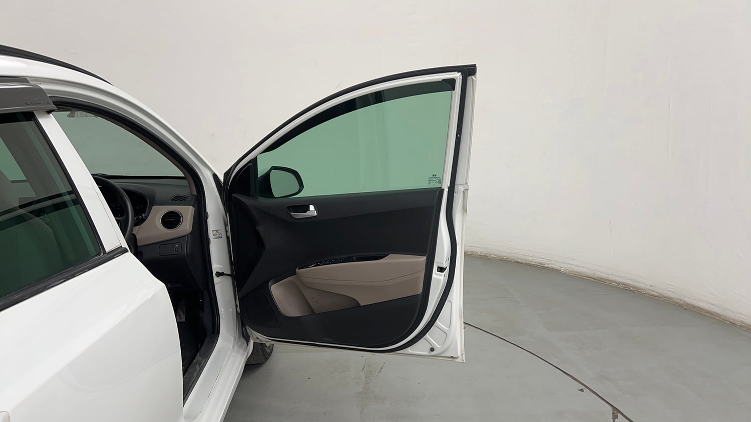 Used 2017 Hyundai Grand i10 Sportz (O) 1.2 Kappa VTVT Petrol Manual interior RIGHT FRONT DOOR OPEN VIEW