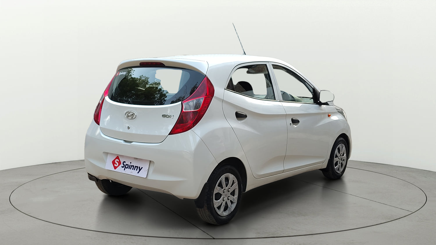Used 2017 Hyundai Eon Magna + Petrol Manual exterior RIGHT REAR CORNER VIEW