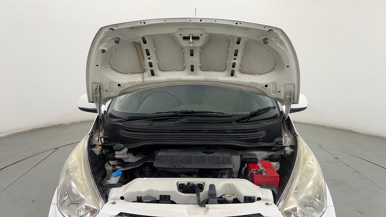 Used 2016 Hyundai Eon 1.0 Kappa Magna + (O) Petrol Manual engine ENGINE & BONNET OPEN FRONT VIEW