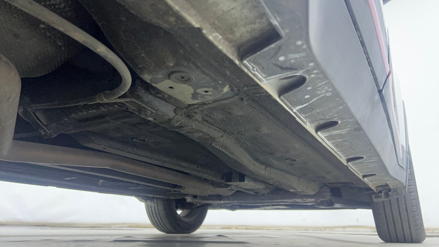 Used 2020 Kia Sonet GTX Plus 1.5 AT Diesel Automatic extra REAR RIGHT UNDERBODY VIEW