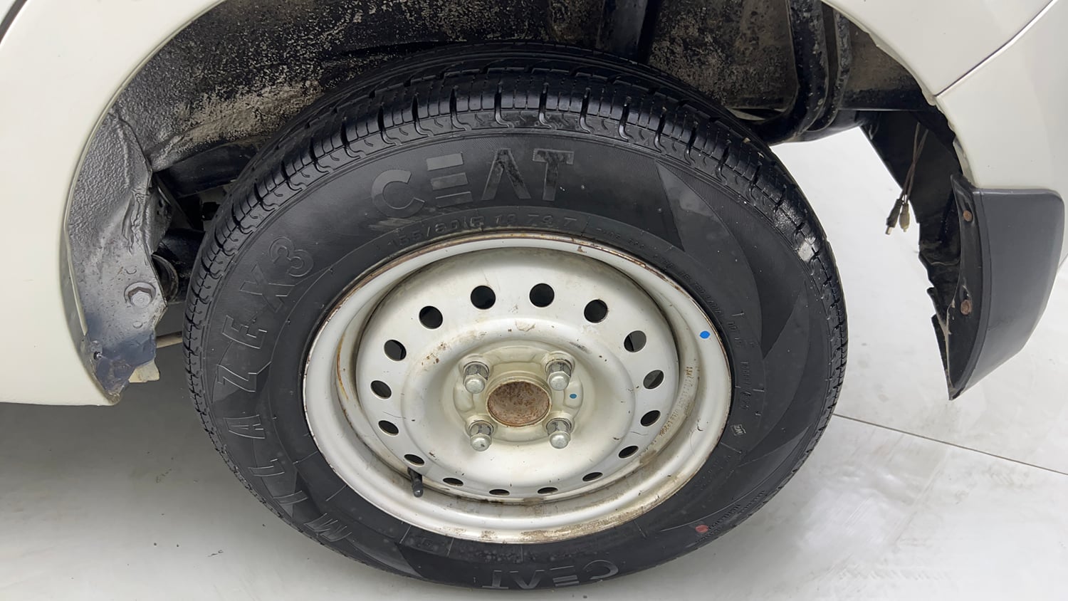 Used 2020 Maruti Suzuki Wagon R 1.0 LXi 1.0 Petrol Manual tyres LEFT REAR TYRE RIM VIEW