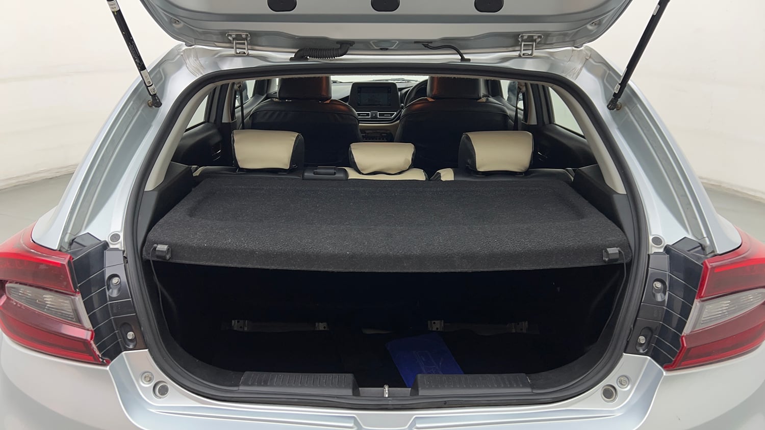 Used 2023 Toyota Glanza G AMT Petrol Automatic interior DICKY INSIDE VIEW