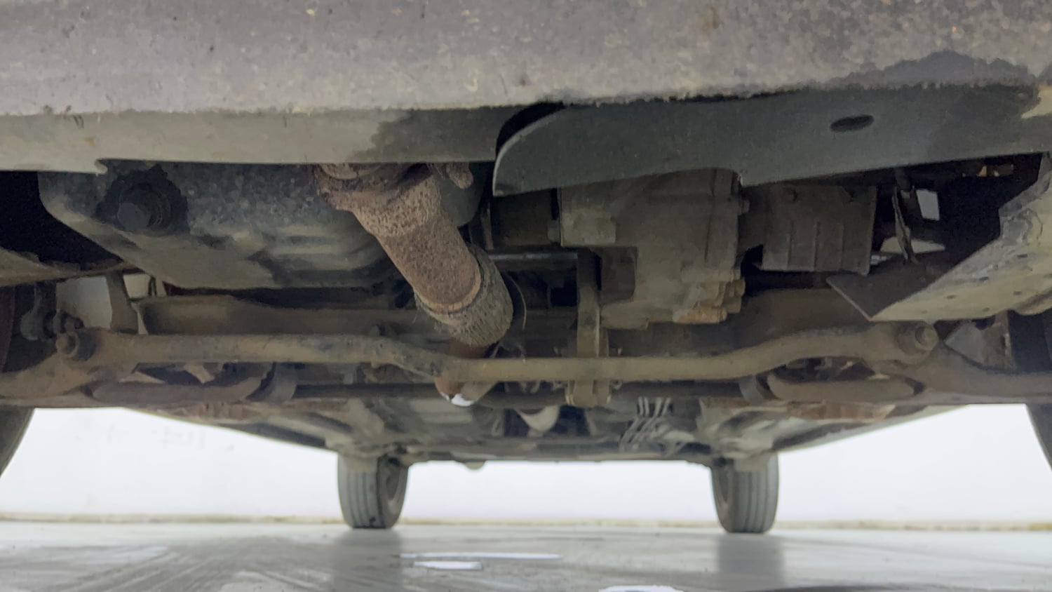 Used 2018 Tata Tiago Revotron XZA Petrol Automatic extra FRONT LEFT UNDERBODY VIEW