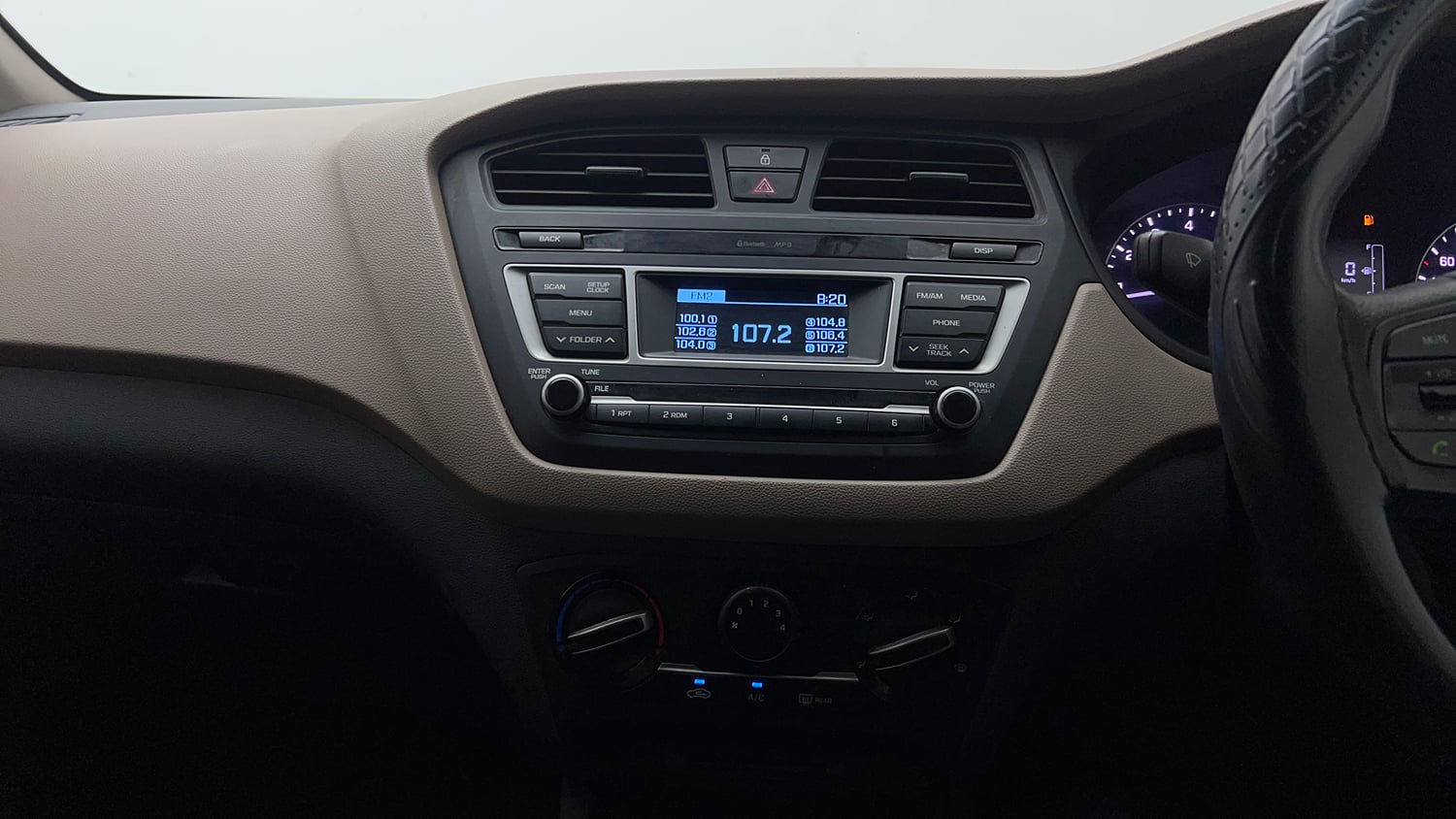 Used 2017 Hyundai Elite i20 Sportz 1.2 Petrol Manual interior MUSIC SYSTEM & AC CONTROL VIEW