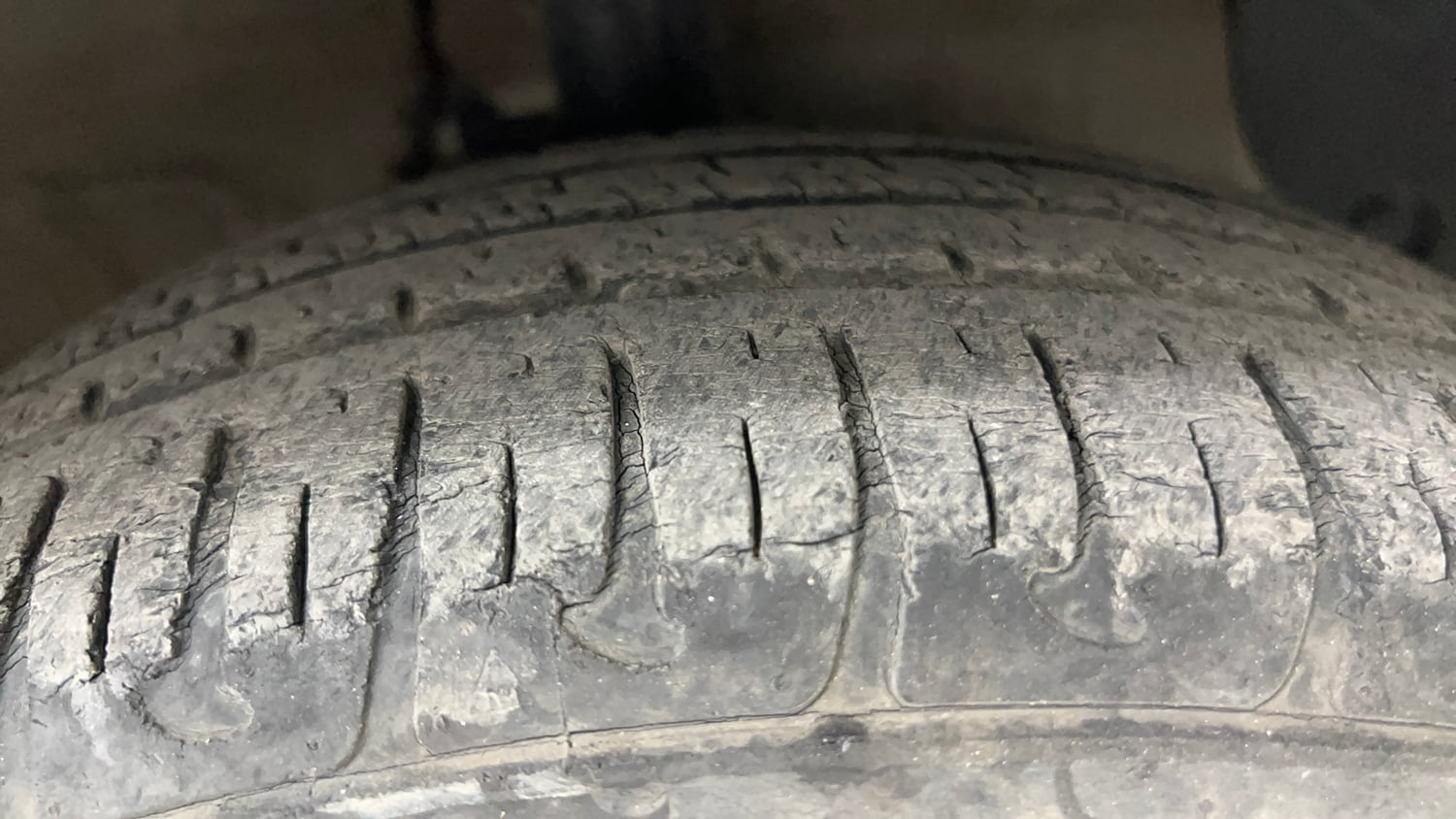 Used 2017 Hyundai Grand i10 Sportz (O) 1.2 Kappa VTVT Petrol Manual tyres RIGHT FRONT TYRE TREAD VIEW