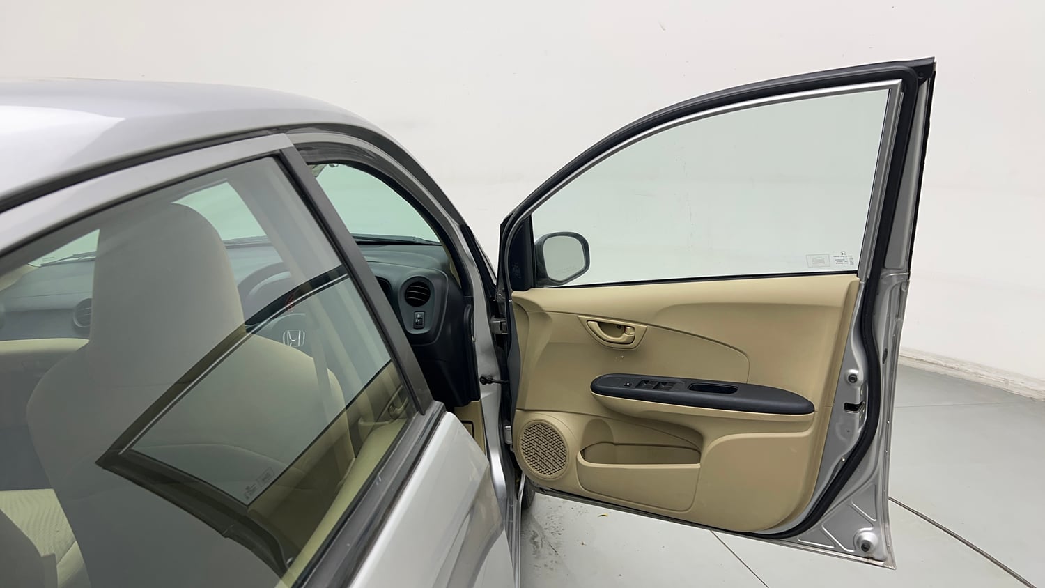 Used 2014 Honda Amaze 1.2 EX i-VTEC Petrol Manual interior RIGHT FRONT DOOR OPEN VIEW