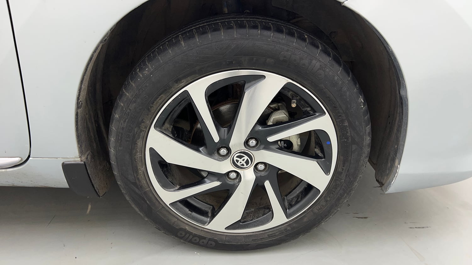 Used 2023 Toyota Glanza G AMT Petrol Automatic tyres RIGHT FRONT TYRE RIM VIEW